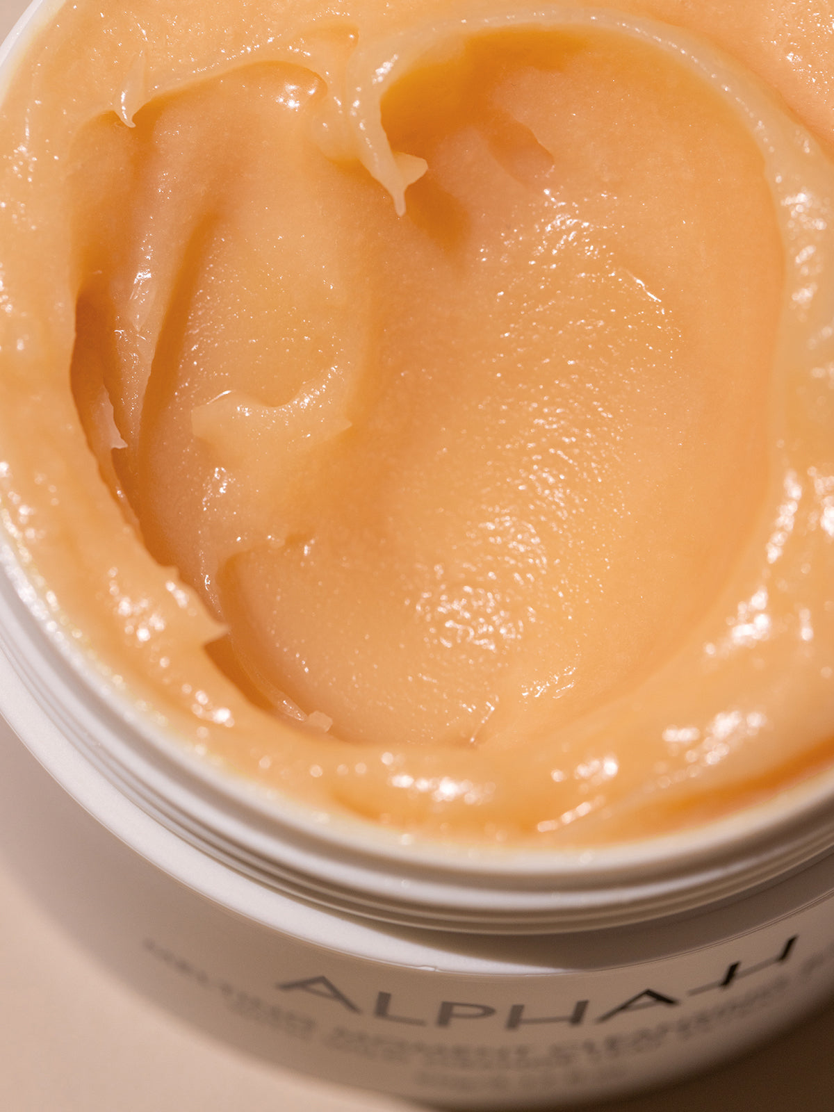 The Alpha-H Melting Moment Cleansing Balm is a buttery soft cleansing balm for all skin types designed to thoroughly remove stubborn makeup, SPF, dirt and pollution, while nourishing and softening the skin.
Enriched with Australian wild orange leaf, Grapeseed oil, Australian Sandalwood Seed Oil and Bisabolol (Chamomile) this delicious balm-to-oil cleanser expertly removes stubborn makeup, SPF and dirt while maintaining the skins delicate pH and skin barrier.