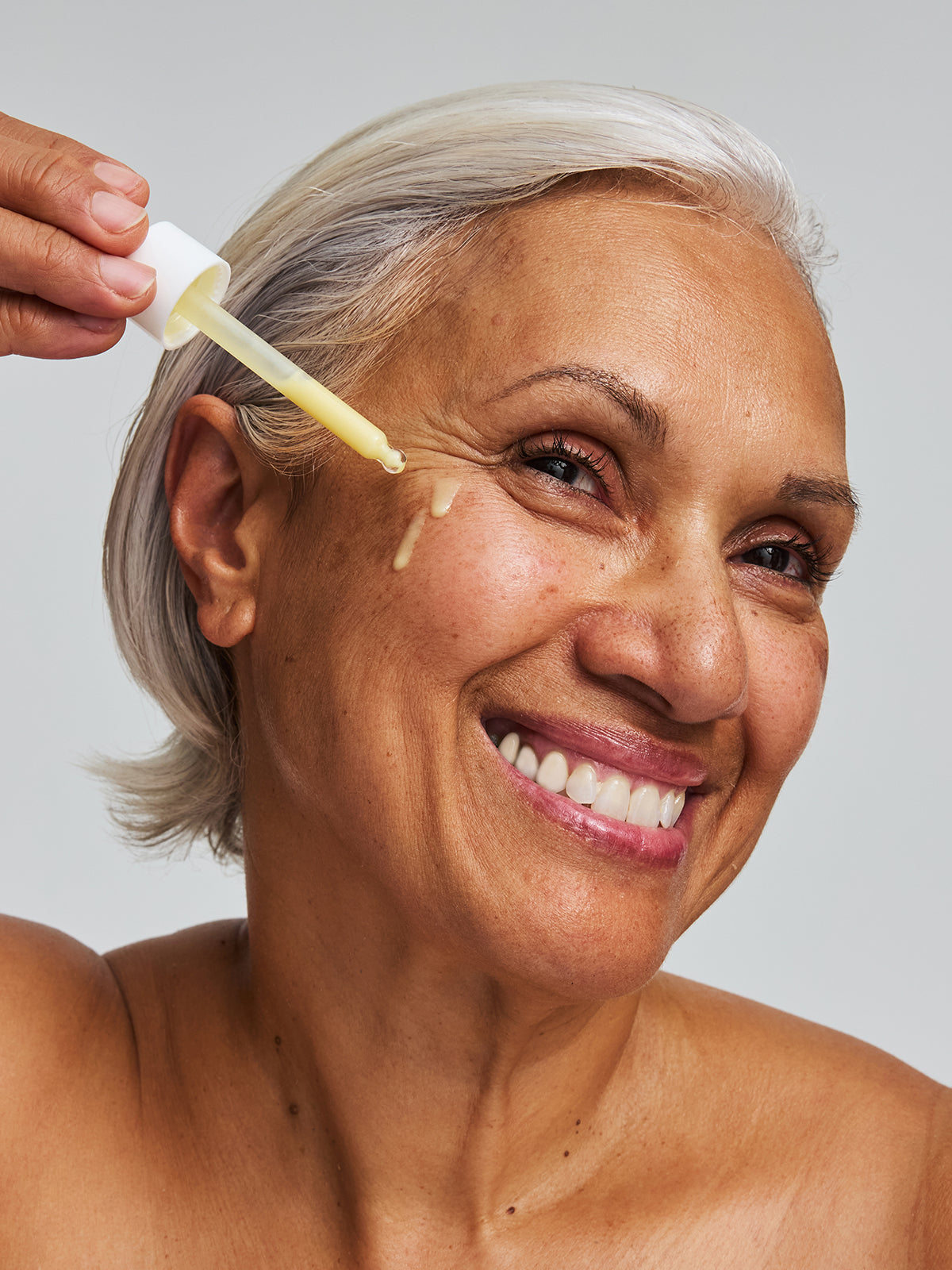 Revitalize your skin with Alpha-H Liquid Gold Midnight Reboot Serum! This powerful serum, enriched with
14% Glycolic Acid and 1% Granactive Retinoid in a patent-pending formula, is proven to improve uneven tone and skin firmness, while reducing the look of fine lines and wrinkles.
