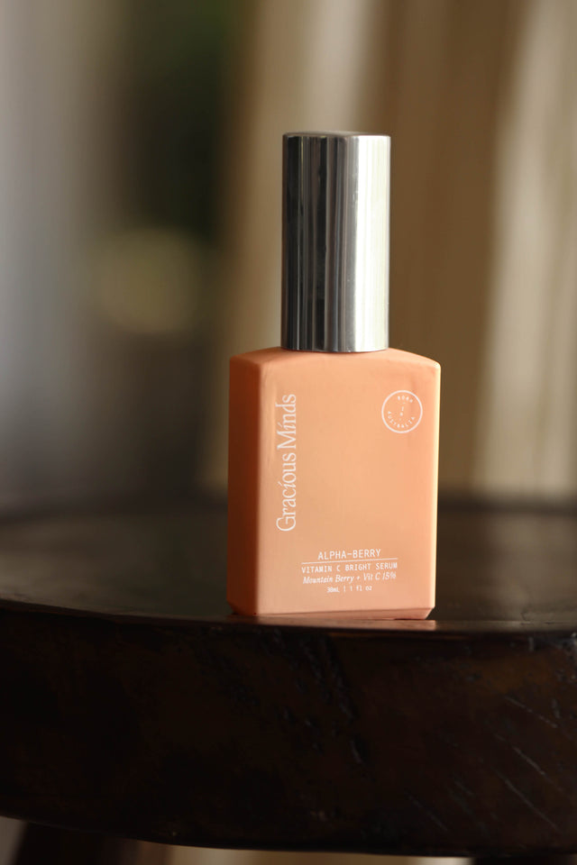 The Gracious Minds Alpha-Berry Brightening Vitamin C 15% Serum is formulated with premium Australian Native Vitamin C extracts, offering deep nourishment, brightening effects, and powerful antioxidant protection throughout the day.
Featuring a high concentration of natural Vitamin C and a stable, advanced form of Magnesium Ascorbyl Phosphate, this non-irritating, highly effective Vitamin C penetrates the dermal layers of the skin, where collagen is produced. Experience a visibly more even, radiant com
