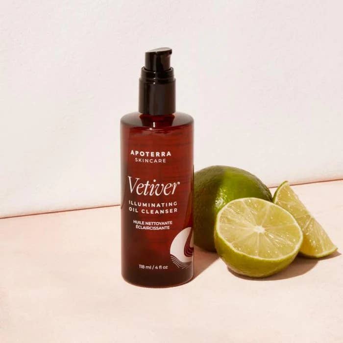 Vetiver Illuminating Oil Cleanser