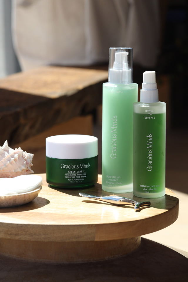 The Gracious Minds Beyond the Surface Hydrating Face Mist/Toner is a hybrid serum mist designed to instantly hydrate and soothe the skin’s barrier on the face and neck, while enhancing the underlying skin elasticity.
Infused with potent green superfoods like Wheatgrass, Japanese Knotweed (Resveratrol), and Gotu Kola, it nourishes the skin, while Pea Peptides work to boost hydration and provide skin protection.