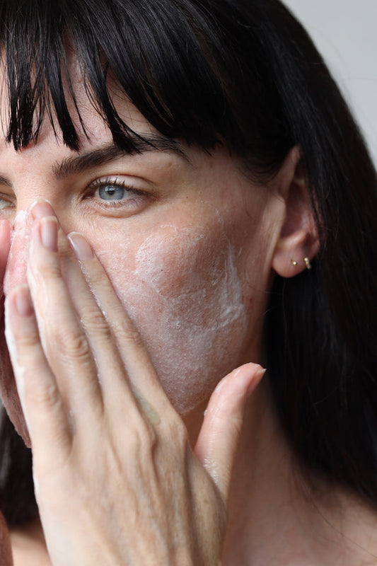 The Gracious Minds Young Grass Purifying Gel Cleanser is an award winning (Beauty Shortlist Awards 2025 winner) purifying cream gel cleanser enriched with nutrients, green botanicals and purifying herbs.
It offers a deep, nourishing clean while being gentle enough to nourish and rejuvenate even the most sensitive of skin.
Wheatgrass rich in Vitamins A, C and E assist in maintaining a healthy skin barrier whilst Australian native botanicals protect the skin from the external elements and free radicals.