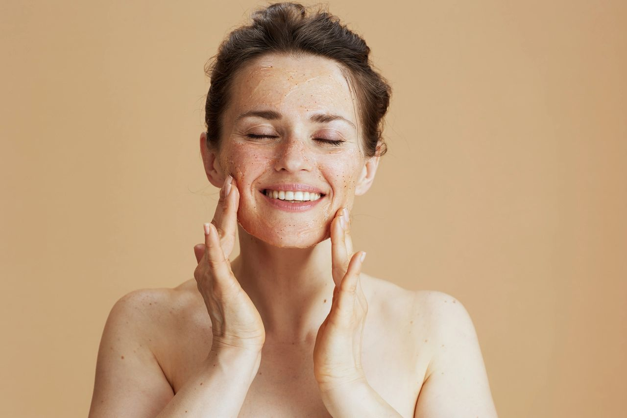 Hyperpigmentation + dark spots | DermaHaus Brighten, even, and restore clarity to your skin